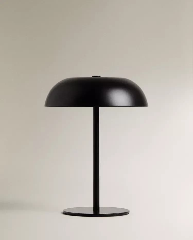 Laddningsbar metallbordslampa med svampform och touchkontroll